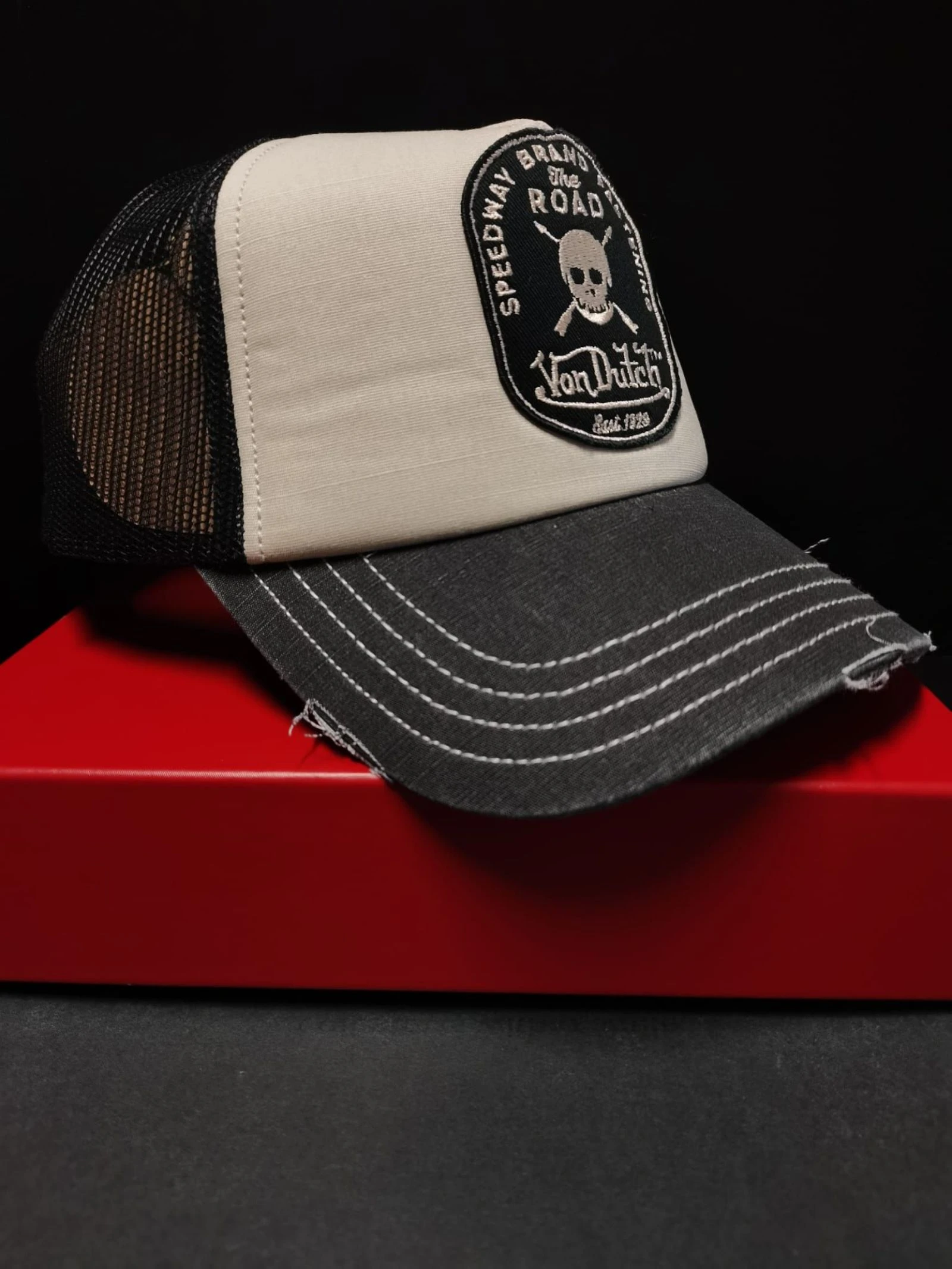 Von Ducht Cap – photo 2